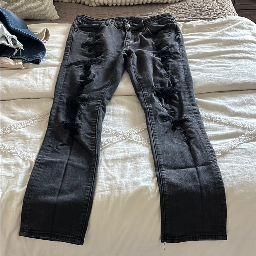 Aeropostale men’s distressed denim